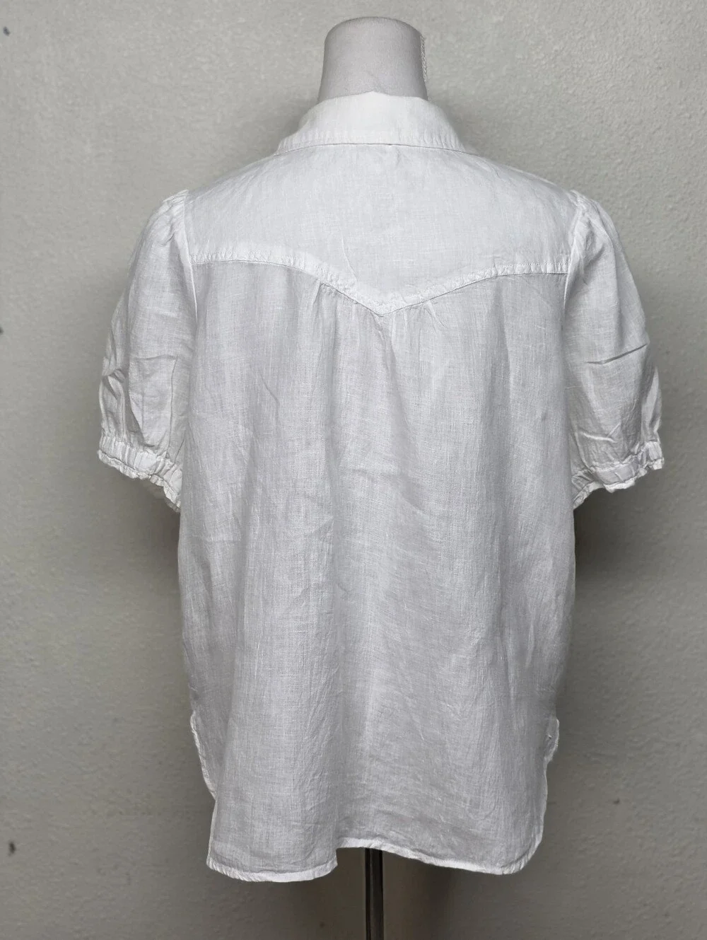 Pilcro Anthropologie White Linen Puff-Sleeve Button Front Blouse